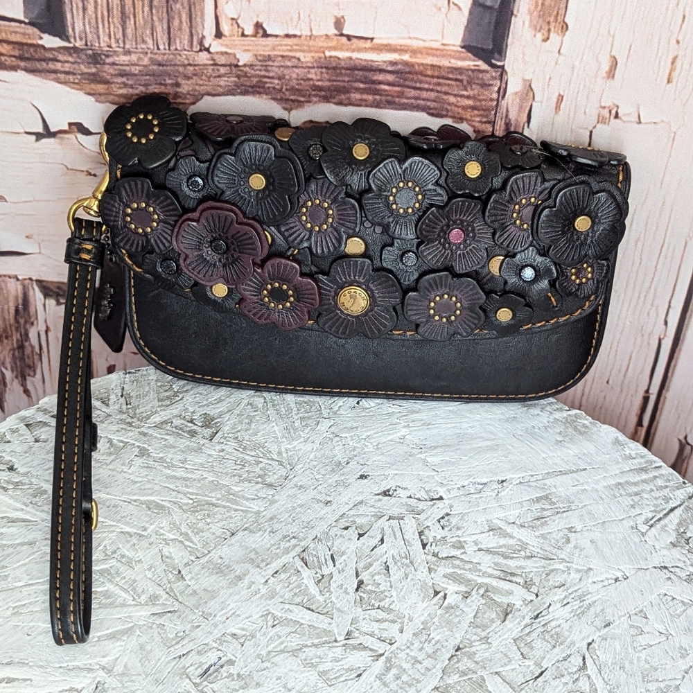 Coach 1941 tea rose wristlet/ wallet - Picture 16 of 16